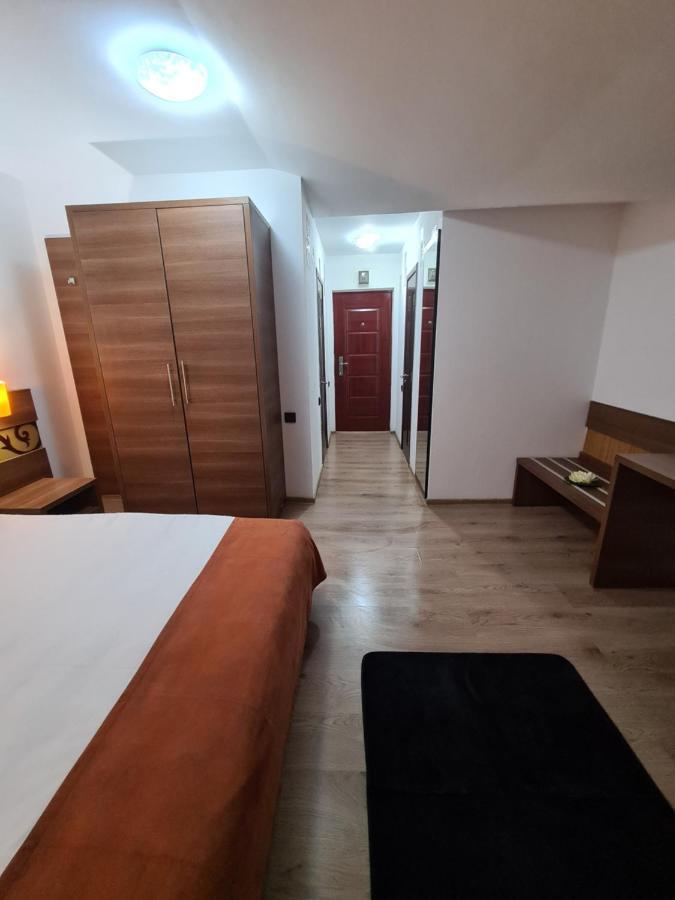 Garsoniera Privata Bed & Breakfast Bucureşti Ngoại thất bức ảnh