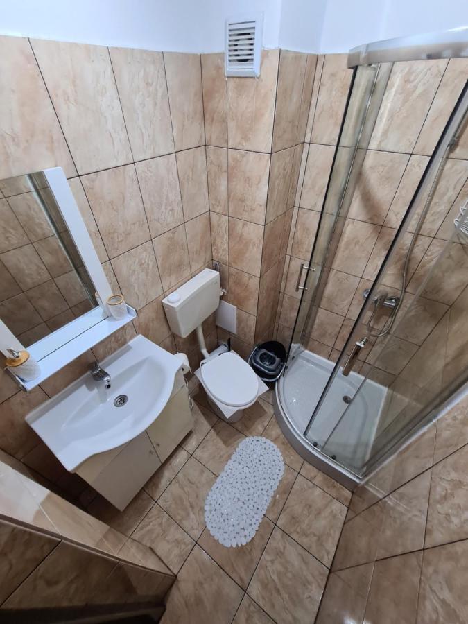 Garsoniera Privata Bed & Breakfast Bucureşti Ngoại thất bức ảnh