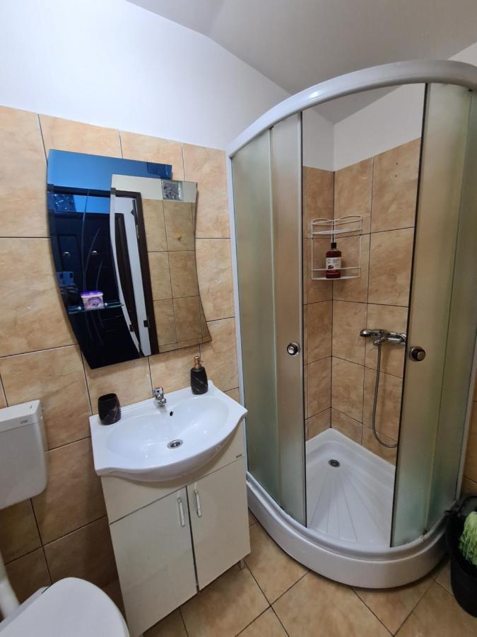 Garsoniera Privata Bed & Breakfast Bucureşti Ngoại thất bức ảnh