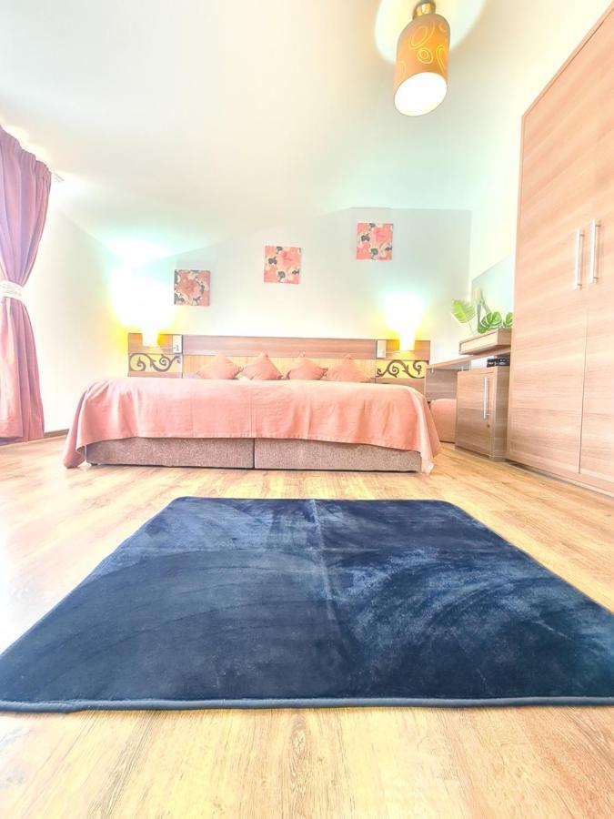 Garsoniera Privata Bed & Breakfast Bucureşti Ngoại thất bức ảnh