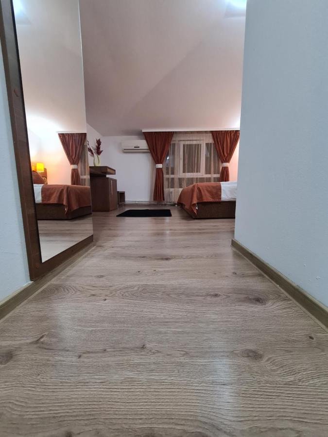 Garsoniera Privata Bed & Breakfast Bucureşti Ngoại thất bức ảnh
