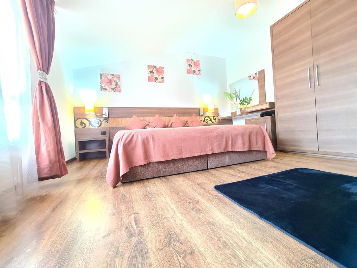Garsoniera Privata Bed & Breakfast Bucureşti Ngoại thất bức ảnh