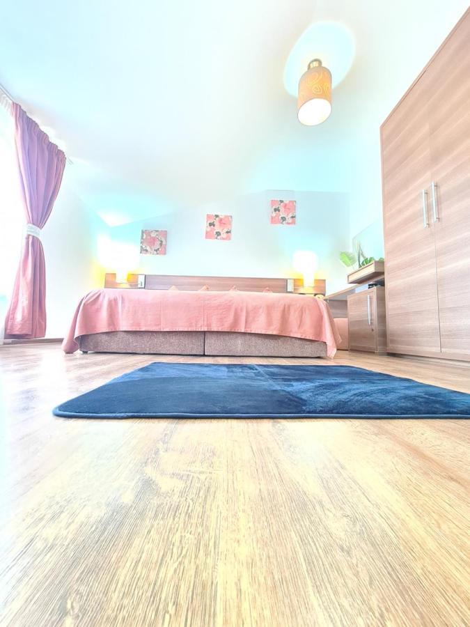 Garsoniera Privata Bed & Breakfast Bucureşti Ngoại thất bức ảnh
