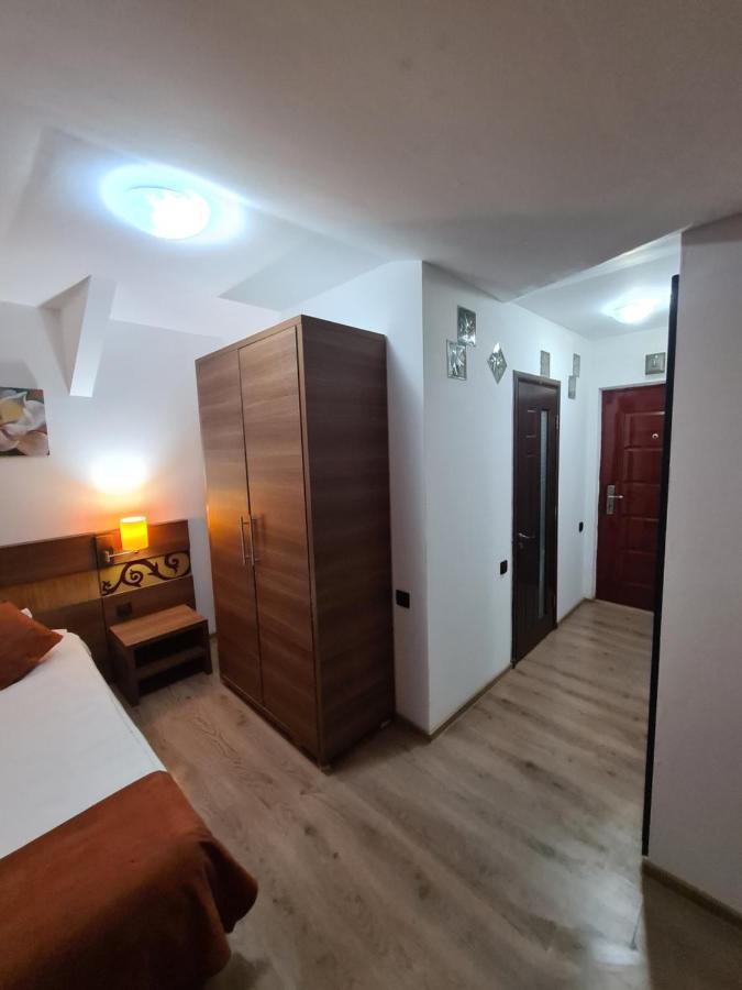 Garsoniera Privata Bed & Breakfast Bucureşti Ngoại thất bức ảnh